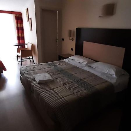 Dades Hotel Castelluccio dei Sauri Luaran gambar